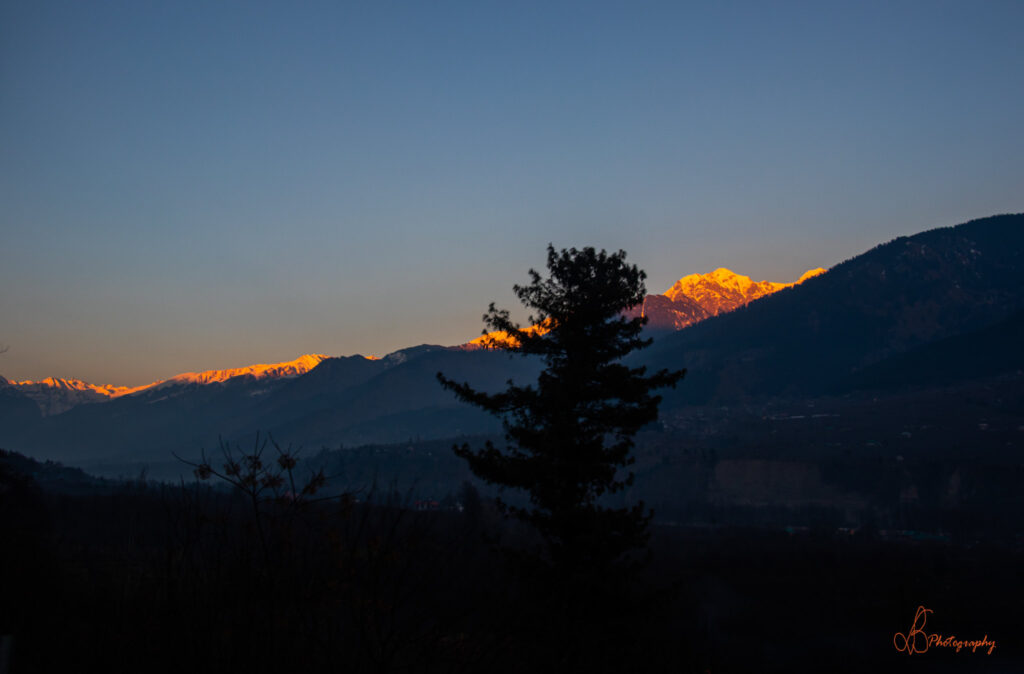 Snowcapped Mountain View from Manali